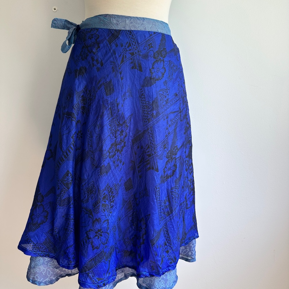 Vintage Blue Midi A-Line Skirt with High-Low Hem
